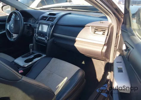 2014 Toyota Camry Se z USA, uszkodzony, nr VIN 4T1BF1FK1EU753683